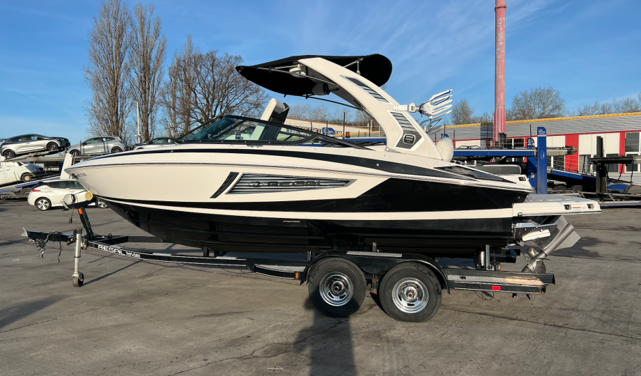 REGAL 2300 RX SURF
