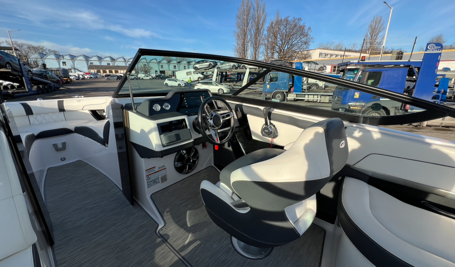 REGAL 2300 RX SURF